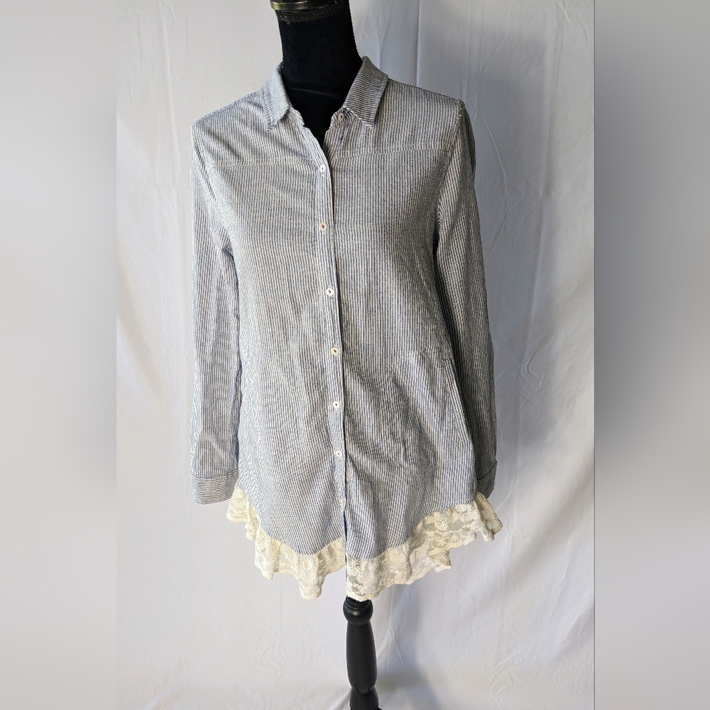 Umgee Women's Blue Striped Button  Up Lace Hem Tunic Shirt Adjustable Sleeves Sm
